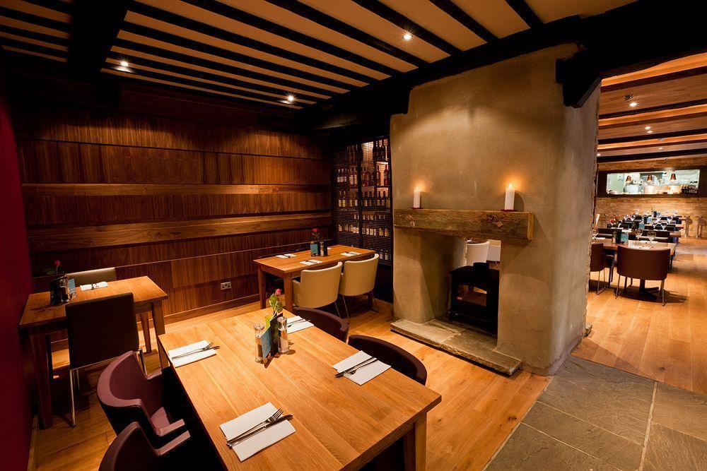 The Blue Boar Hotel วิทนีย์ ภายนอก รูปภาพ